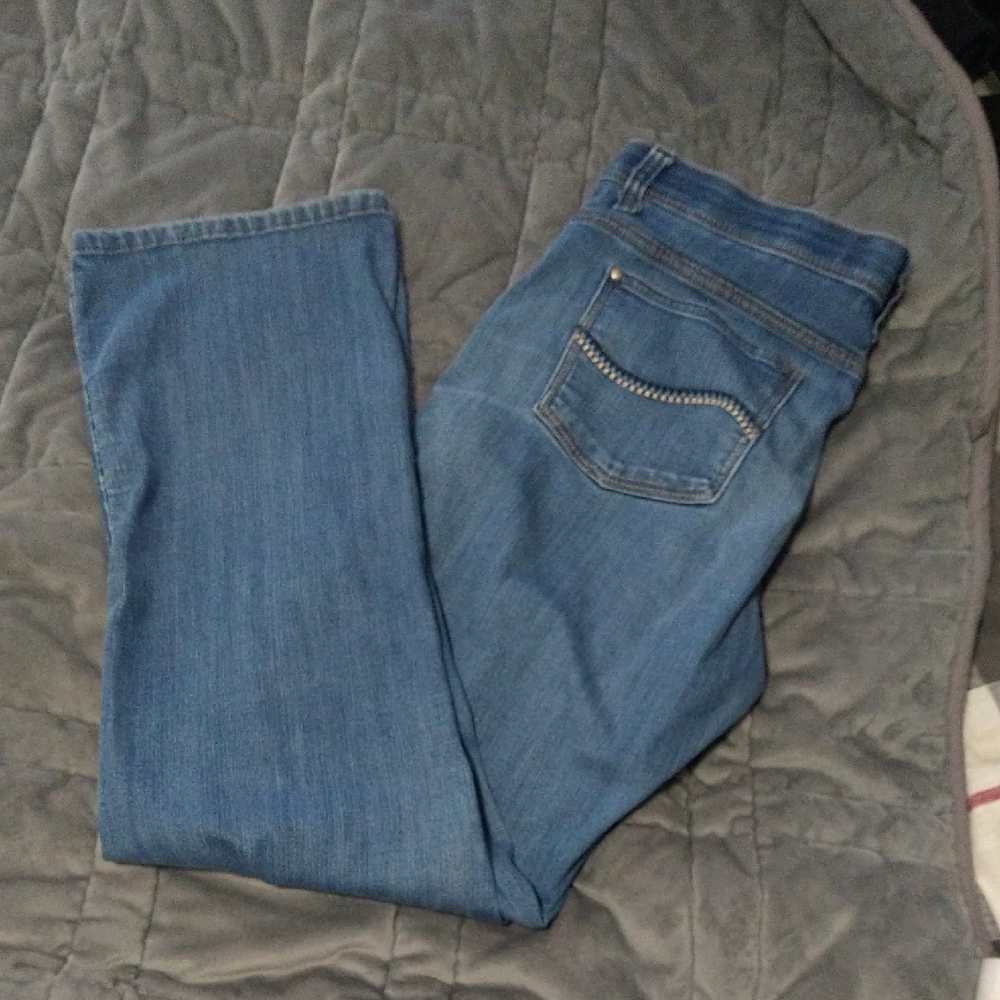 Lee Blue Straight Leg Jeans with Classic Style